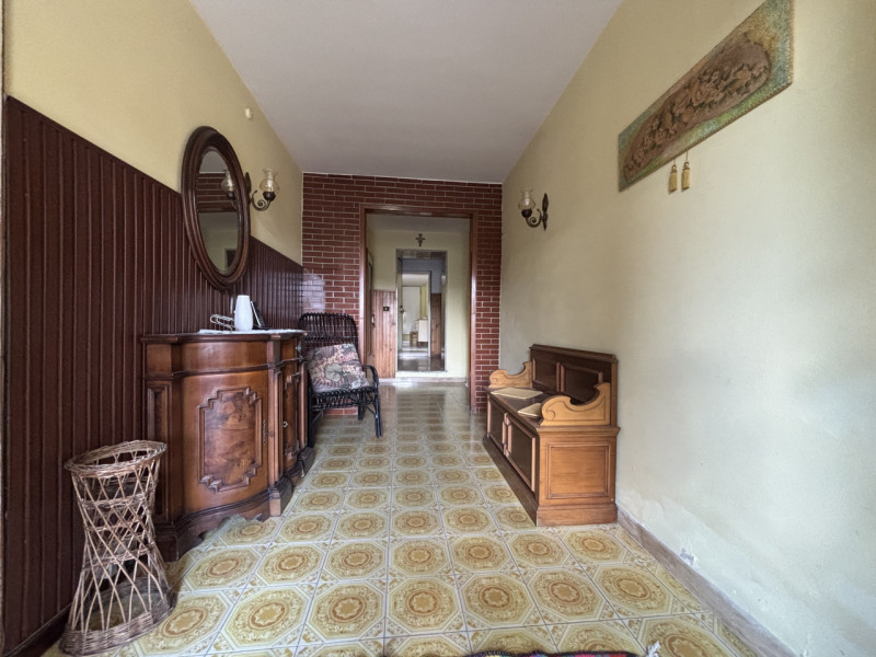 Se stai cercando una casa con tanto potenziale in una zona strategica di Creazzo, questa potrebbe...