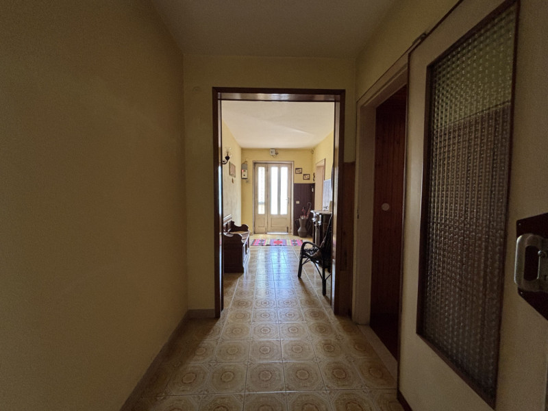 Se stai cercando una casa con tanto potenziale in una zona strategica di Creazzo, questa potrebbe...