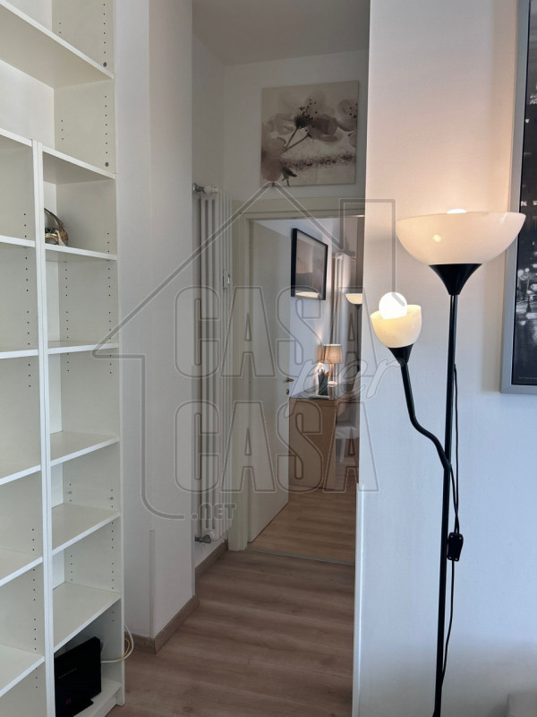 Scopri questo  appartamento trilocale nel cuore di Santa Sofia, una delle zone più ricercate e vi...