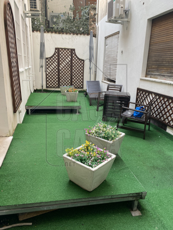 Scopri questo  appartamento trilocale nel cuore di Santa Sofia, una delle zone più ricercate e vi...