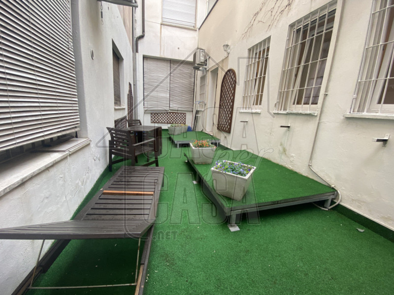 Scopri questo  appartamento trilocale nel cuore di Santa Sofia, una delle zone più ricercate e vi...