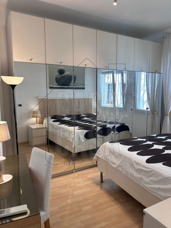 Scopri questo  appartamento trilocale nel cuore di Santa Sofia, una delle zone più ricercate e vi...