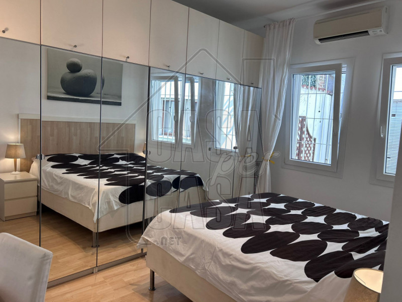 Scopri questo  appartamento trilocale nel cuore di Santa Sofia, una delle zone più ricercate e vi...