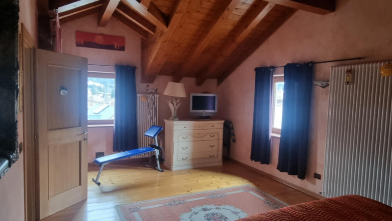 RIF: FR019 ASIAGO - VICENZA Proponiamo in vendita casa singola con giardino disposta su tre livel...