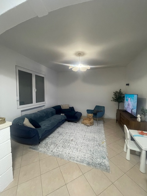 VILLA DEL CONTE in zona tranquilla e comoda ai servizi vendesi appartamento al piano terra in bif...