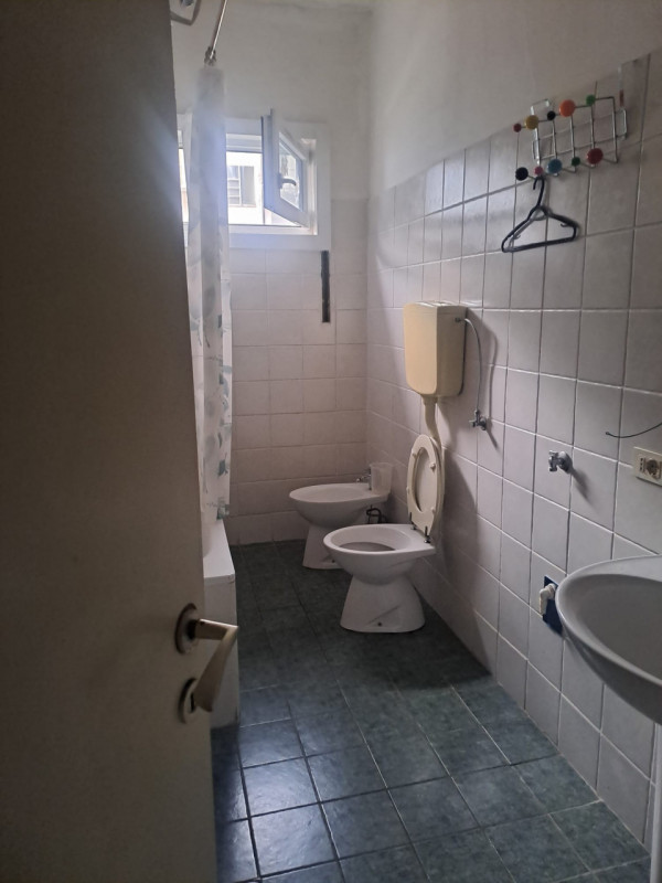 Situato nel cuore di Viale Milano, questo spazioso appartamento di oltre 150 mq è la soluzione id...