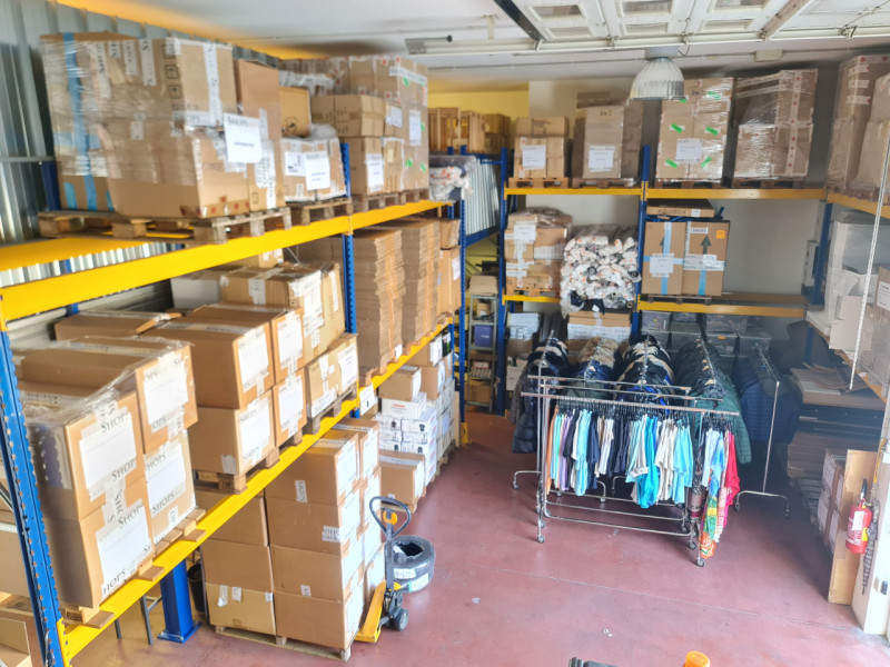 Intero stabile immobiliare con destinazione d'uso direzionale, commerciale, artigianale e residen...