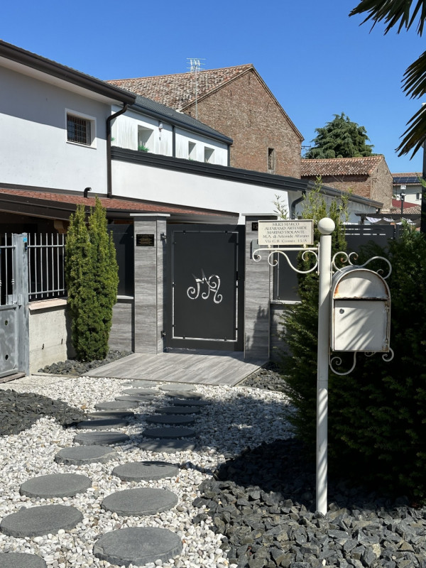 AGNA: proponiamo villa accostata completamente ristrutturata nel 2023. 
Questo immobile ha tutte ...