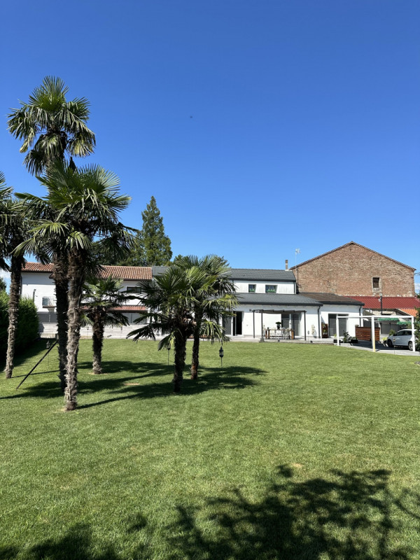 AGNA: proponiamo villa accostata completamente ristrutturata nel 2023. 
Questo immobile ha tutte ...