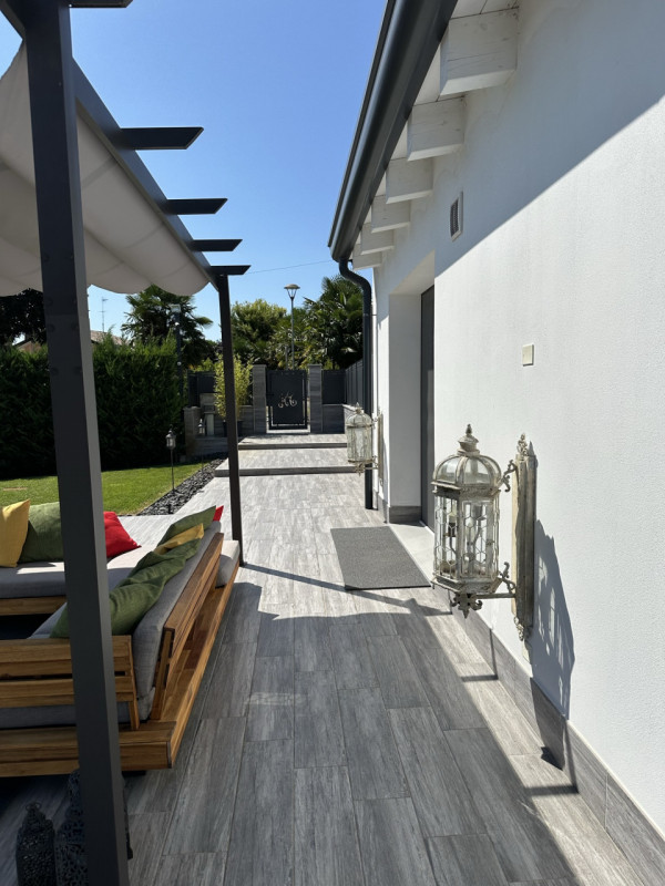 AGNA: proponiamo villa accostata completamente ristrutturata nel 2023. 
Questo immobile ha tutte ...