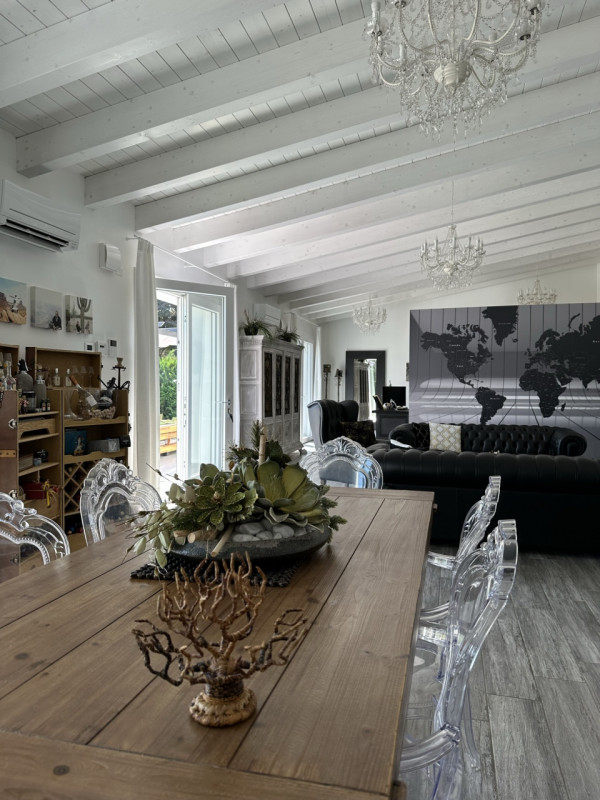 AGNA: proponiamo villa accostata completamente ristrutturata nel 2023. 
Questo immobile ha tutte ...