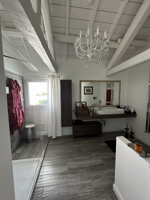 AGNA: proponiamo villa accostata completamente ristrutturata nel 2023. 
Questo immobile ha tutte ...