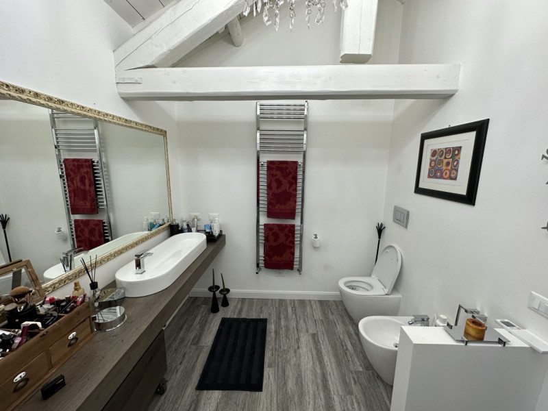 AGNA: proponiamo villa accostata completamente ristrutturata nel 2023. 
Questo immobile ha tutte ...