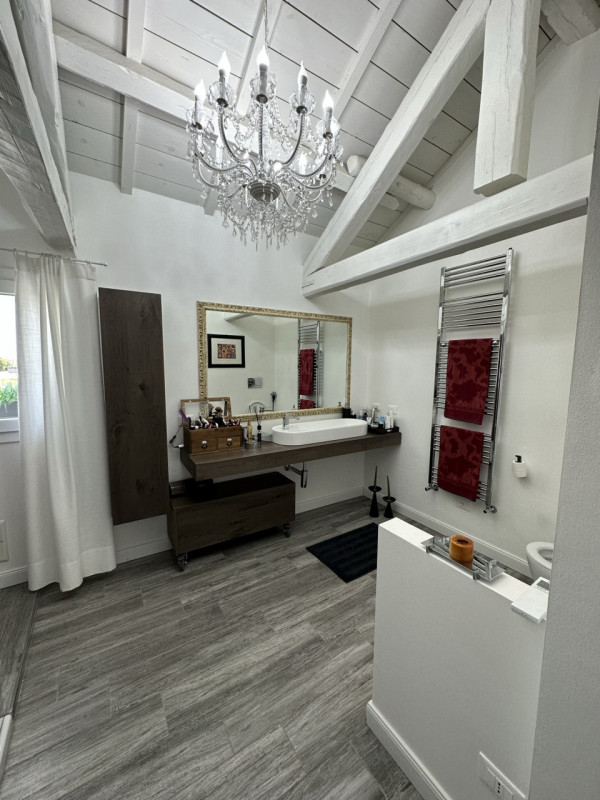 AGNA: proponiamo villa accostata completamente ristrutturata nel 2023. 
Questo immobile ha tutte ...