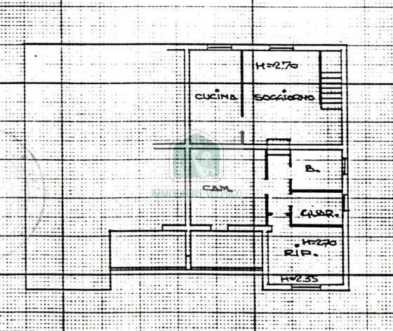 Appartamento trilocale in vendita, situato vicino al centro di Volpago del Montello. Con una supe...