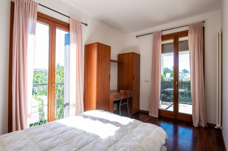 Abano Terme. Nel cuore della cittadina termale ed  inserito all'interno del Parco Urbano, proponi...