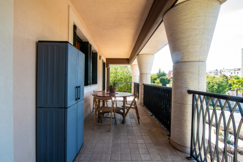 Abano Terme. Nel cuore della cittadina termale ed  inserito all'interno del Parco Urbano, proponi...