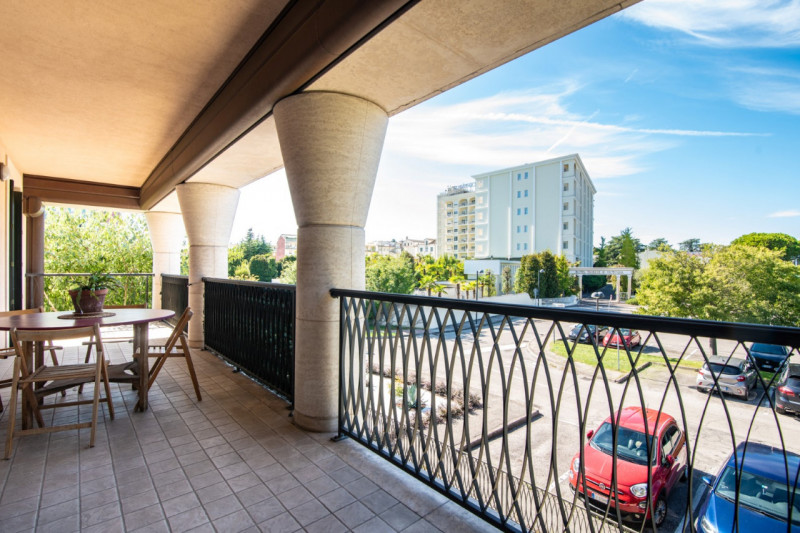 Abano Terme. Nel cuore della cittadina termale ed  inserito all'interno del Parco Urbano, proponi...