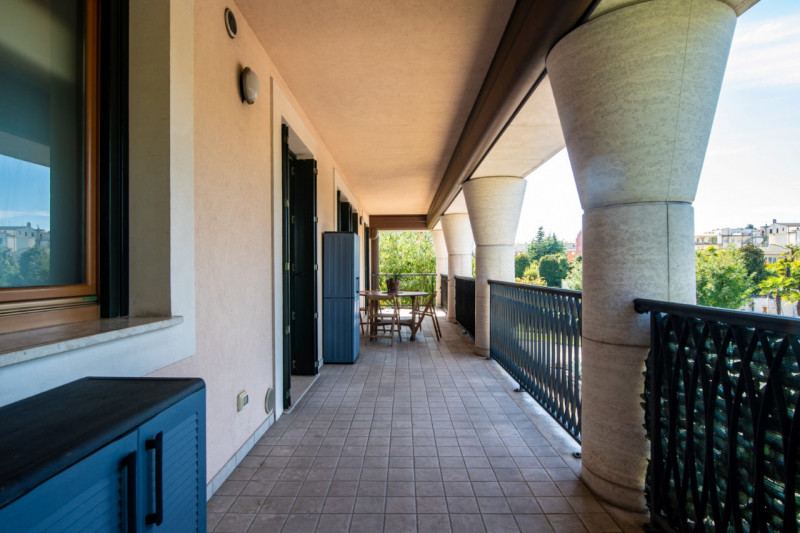 Abano Terme. Nel cuore della cittadina termale ed  inserito all'interno del Parco Urbano, proponi...