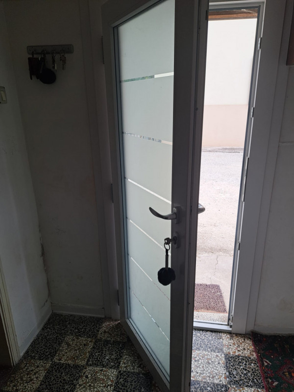 Brugine vendesi libera casa accostata su due livelli con soggiorno cucina tre camere un bagno gar...