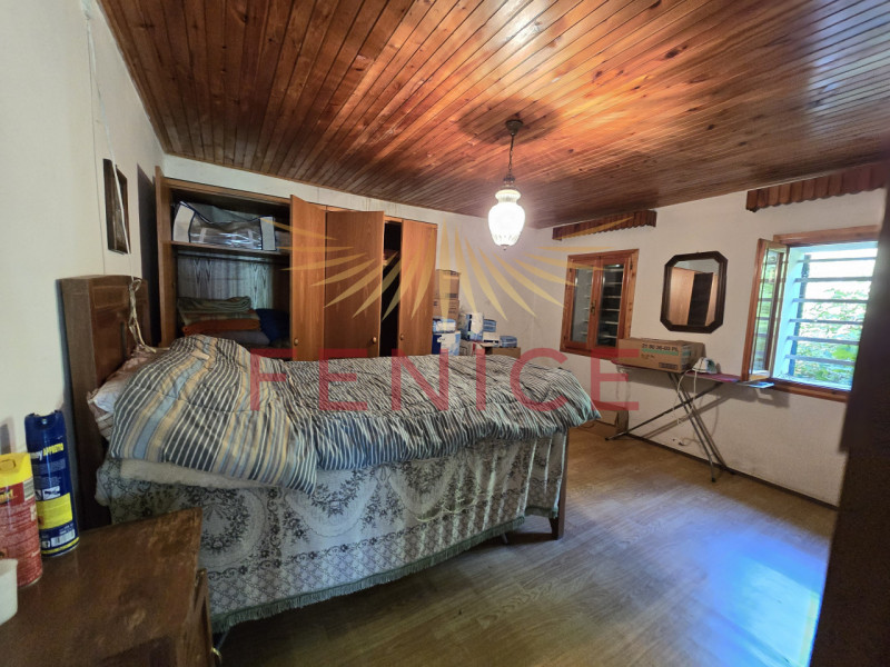 In contesto immerso nel verde, a pochi minuti dal centro storico di Asolo, proponiamo in vendita ...