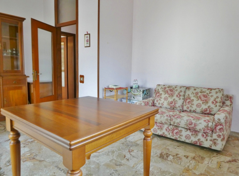 APPARTAMENTO TRICAMERE INDIPENDENTE IN BIFAMILIARE SOVRAPPOSTA CON GIARDINO E GARAGE IN VENDITA A...