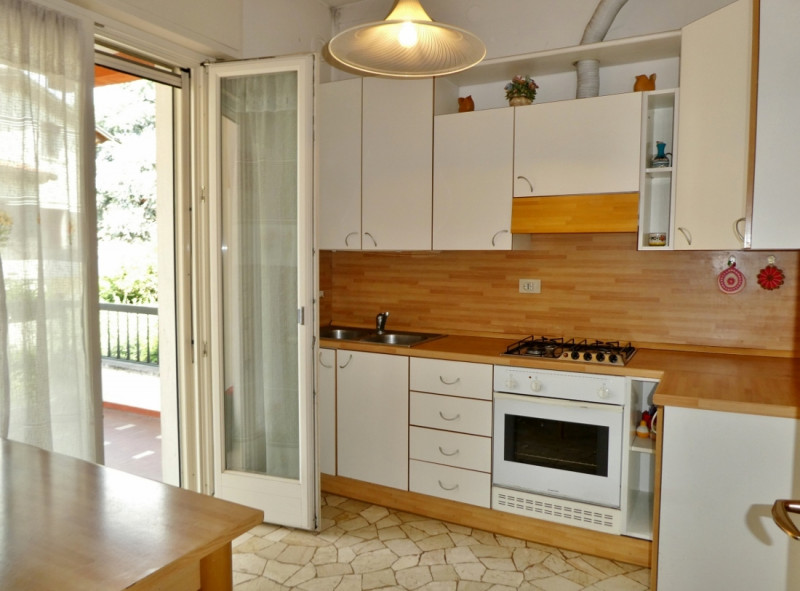 APPARTAMENTO TRICAMERE INDIPENDENTE IN BIFAMILIARE SOVRAPPOSTA CON GIARDINO E GARAGE IN VENDITA A...