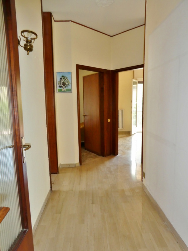 APPARTAMENTO TRICAMERE INDIPENDENTE IN BIFAMILIARE SOVRAPPOSTA CON GIARDINO E GARAGE IN VENDITA A...