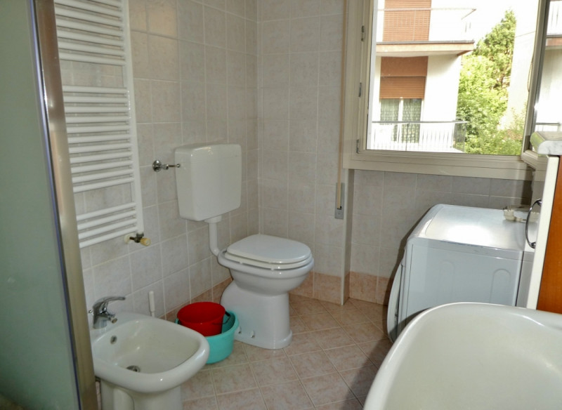 APPARTAMENTO TRICAMERE INDIPENDENTE IN BIFAMILIARE SOVRAPPOSTA CON GIARDINO E GARAGE IN VENDITA A...
