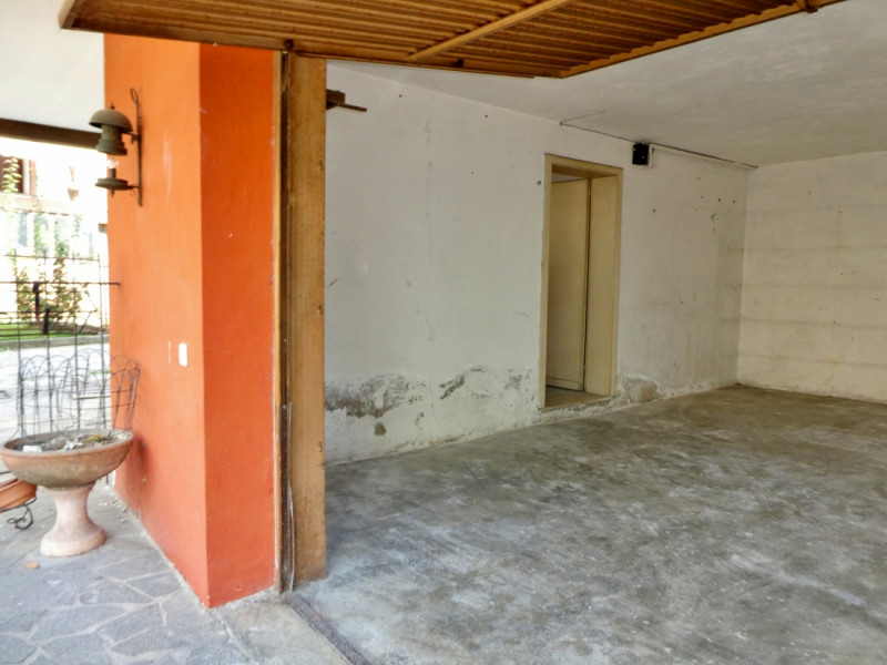 APPARTAMENTO TRICAMERE INDIPENDENTE IN BIFAMILIARE SOVRAPPOSTA CON GIARDINO E GARAGE IN VENDITA A...