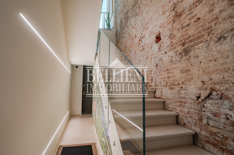 CENTRO STORICO - Nel cuore del centro storico di Vicenza proponiamo in vendita esclusiva palazzin...