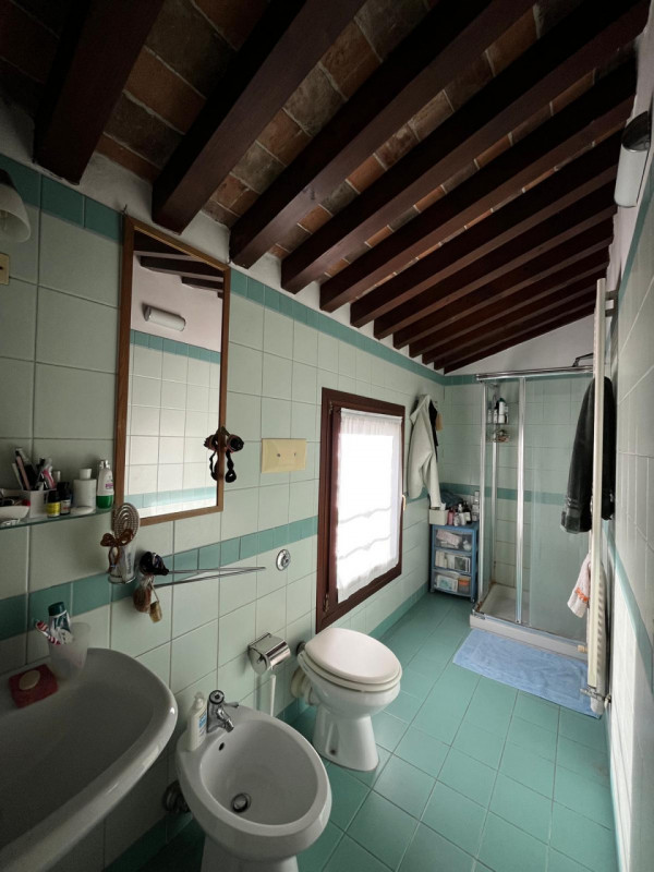 CENTRALISSIMO IN ZONA OSPEDALI, proponiamo in affitto appartamento con ingresso indipendente, su ...