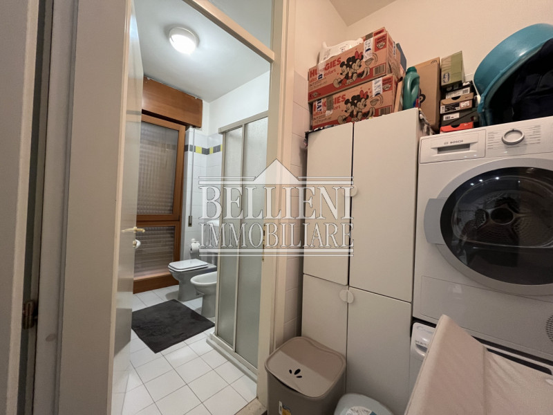 ZONA CAPPUCCINI - Proponiamo in vendita in un complesso a pochi passi dal centro di Vicenza, un m...