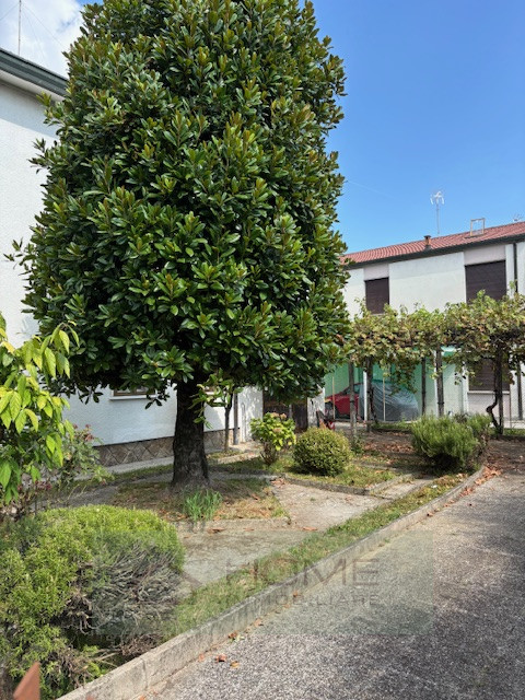 ARCELLA - SAN CARLO affittasi casa singola perfetta per ospitare da quattro studenti. A pochi pas...