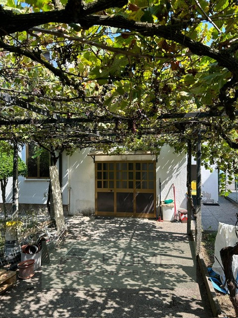 ARCELLA - SAN CARLO affittasi casa singola perfetta per ospitare da quattro studenti. A pochi pas...