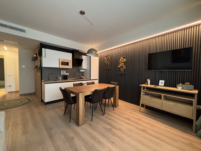 Nel cuore del centro storico, elegante appartamento completamente ristrutturato, situato al primo...