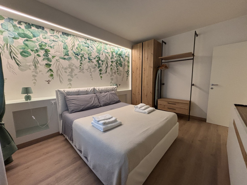 Nel cuore del centro storico, elegante appartamento completamente ristrutturato, situato al primo...