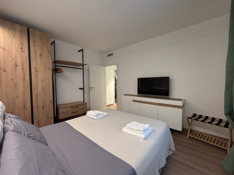 Nel cuore del centro storico, elegante appartamento completamente ristrutturato, situato al primo...