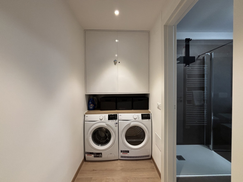 Nel cuore del centro storico, elegante appartamento completamente ristrutturato, situato al primo...