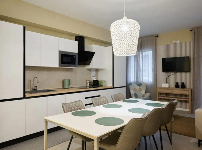 Nel cuore del centro storico, appartamento completamente ristrutturato, situato al secondo piano ...