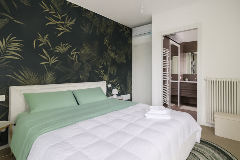 Nel cuore del centro storico, appartamento completamente ristrutturato, situato al secondo piano ...