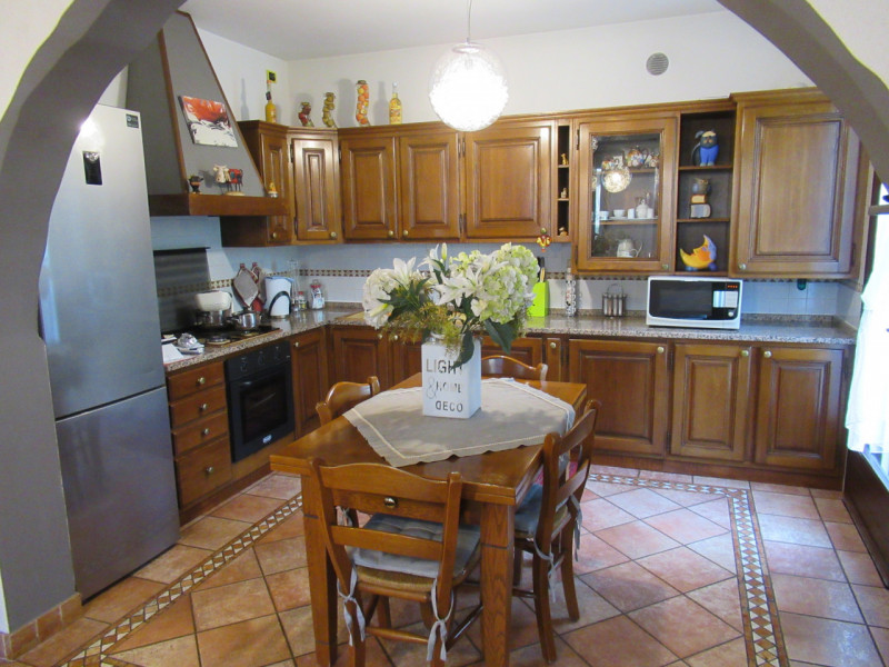 A San Sisto di Lancenigo (TV), proponiamo in vendita ampia porzione di casa (177 mq calpestabili ...