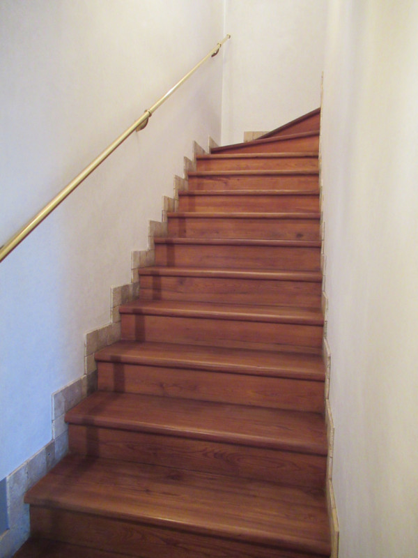 A San Sisto di Lancenigo (TV), proponiamo in vendita ampia porzione di casa (177 mq calpestabili ...