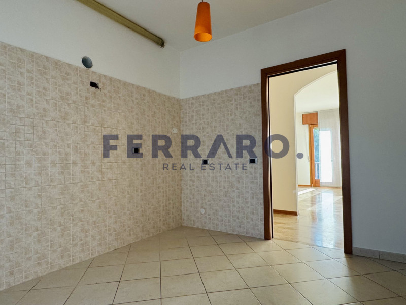 Treviso, Santa Bona. Codice YA6

Proponiamo in affitto un tricamere non arredato di 90 mq, situat...