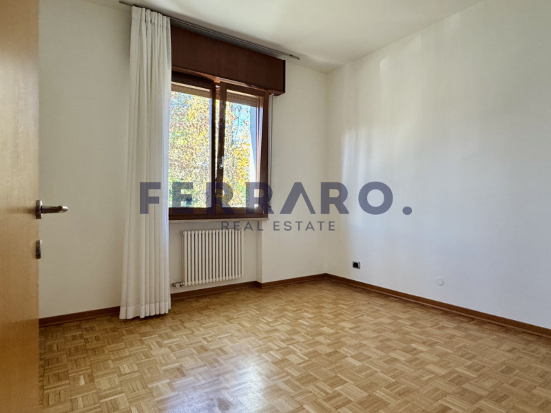 Treviso, Santa Bona. Codice YA6

Proponiamo in affitto un tricamere non arredato di 90 mq, situat...