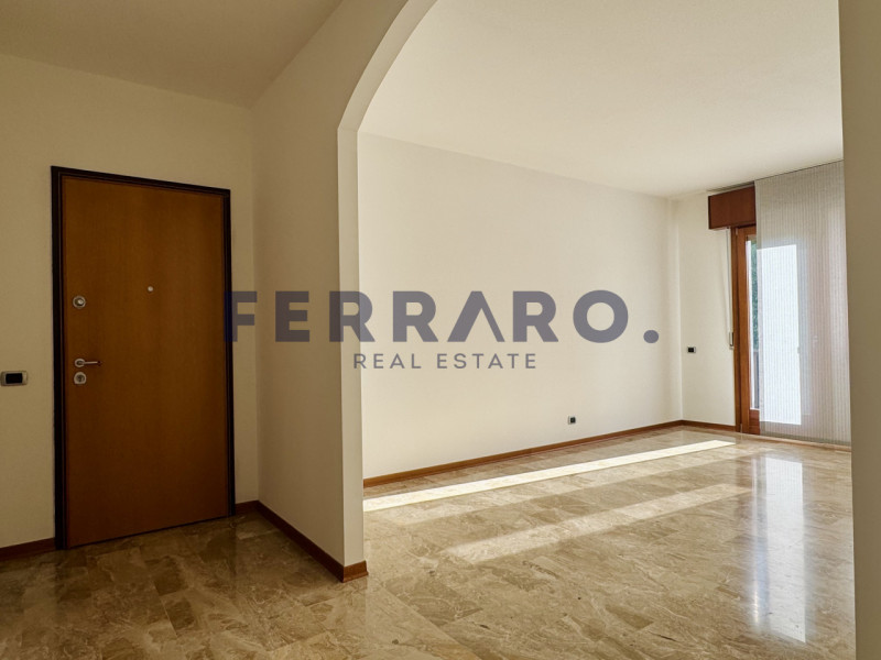 Treviso, Santa Bona. Codice YA6

Proponiamo in affitto un tricamere non arredato di 90 mq, situat...