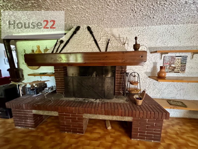 CALDOGNO - VICENZA (Via Pedrollo n.5). In zona residenziale di tutte villette, AMPIA CASA SINGOLA...