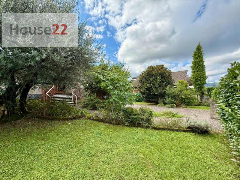 CALDOGNO - VICENZA (Via Pedrollo n.5). In zona residenziale di tutte villette, AMPIA CASA SINGOLA...