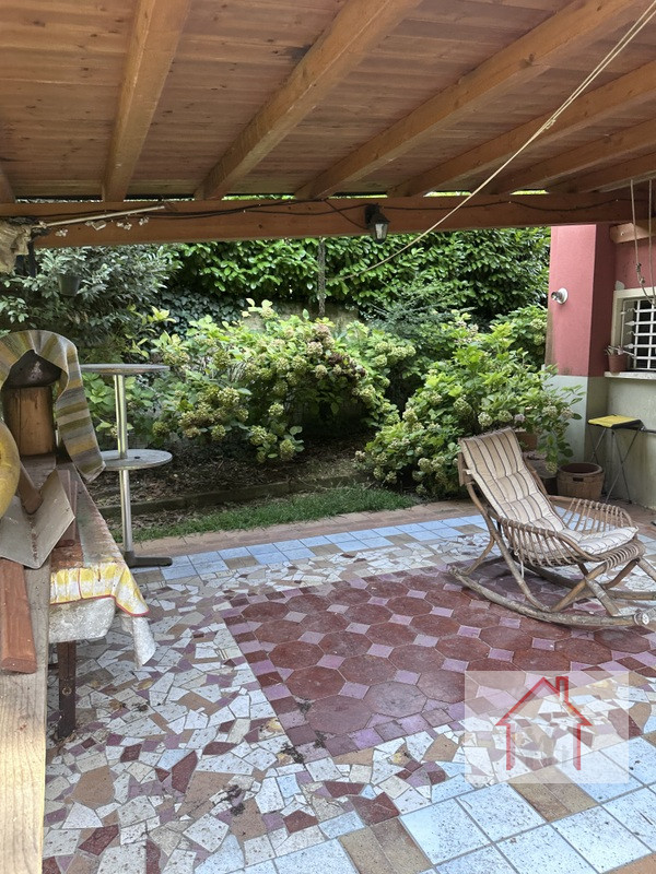 L'agenzia Immobiliare Luxor è lieta di presentare una straordinaria opportunità: una casa singola...