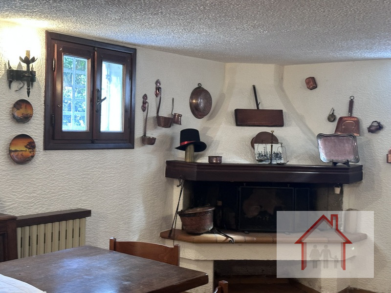 L'agenzia Immobiliare Luxor è lieta di presentare una straordinaria opportunità: una casa singola...